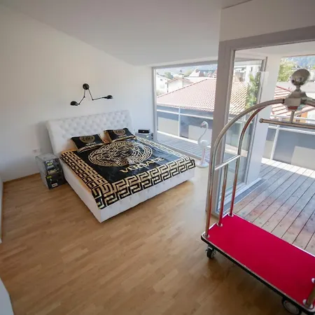 Dachgeschoss Designer-loft Arlberg - Montafon דירה בלודנץ